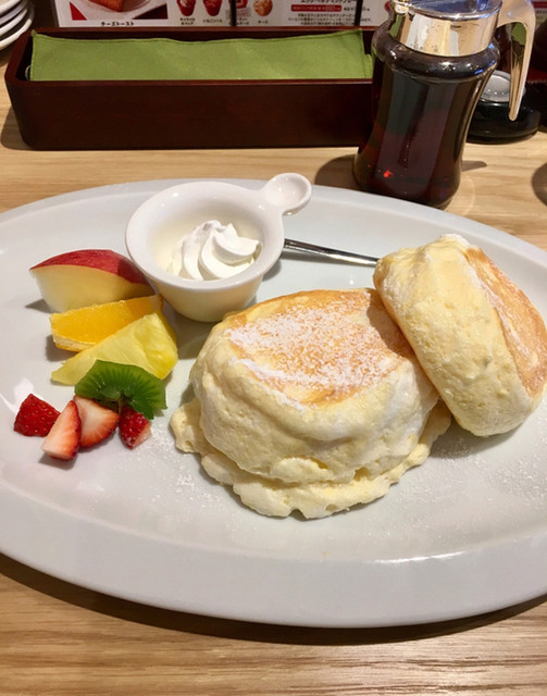 桃1個分を堪能できるパフェ By しゃぼんだま むさしの森珈琲 松戸新田店 松戸新田 カフェ 食べログ 桃1個分を堪能できるパフェ By しゃぼんだま むさしの森珈琲 松戸新田店 松戸新田 カフェ 食べログ