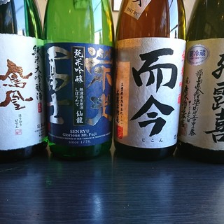 日本酒は純米酒、純米吟醸を中心に御用意致しております。