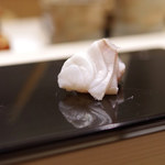 鮨 おとわ - クエ湯引き