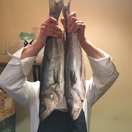 キャトルラパン　神戸三宮 - これからスズキを調理しますよー