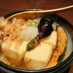 Zenseki Koshitsu Izakaya Shinobuya - 豆腐と茄子の揚げ出し    548円