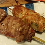 もつ焼きおとんば 北千住店 - たん(舌)、巻きつくね串