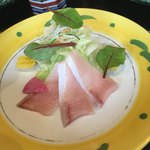 木曽路 - 鰤はサラダと共にドレッシングを掛けて頂きました。鮮度も良かった。