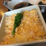 木曽路 - 美味しい蟹と卵の蒸し寿司です。