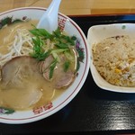 ラーメン食堂 - 豚骨醤油ラーメン ¥600＋Bランチミニチャーハンセット ¥180