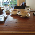 ufotable Cafe - テーブル席から道路を。