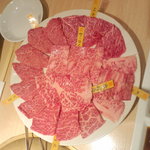 黒毛和牛焼肉 七甲山 - 赤身肉盛り合わせ