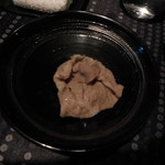 瀬里奈 - 　鹿児島県産の特選牛サーロインのしゃぶしゃぶ肉を、しゃぶしゃぶのスープで調理したもの・その１です。