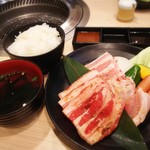 Yakiniku No Gyuta Honjin - ★ミックスボリュームランチ