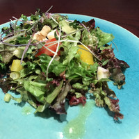 Remede nikaho - 地元の野菜を使ったコブサラダ