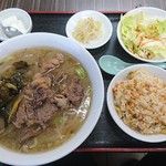 華苑 - 麺炒飯セット（台湾牛肉風味麺）850円