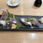 Edomae Bikkuri Sushi - 泳ぎアジ握り＆造りセット 780円＋税
                        2019年2月10日夕方