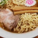 ラーメンくらわんか - 麺とチャーシュー、メンマ