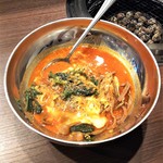 炭火焼肉ふじた - ユッケジャン（ハーフ）600円。マイルドなピリ辛。