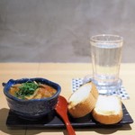 新宿御苑 天ぷら串 山本家 - お通し（きのことトマトのアヒージョ）と龍神