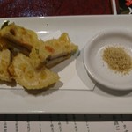 串焼串天 ワインto日本酒 でべそ - レンコンの揚げ物