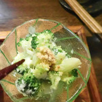 菜菜cafe - ブロッコリー　たぶん豆乳ヨーグルトで和えられてると思うミャ