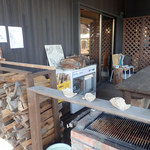 菜菜cafe - 屋外のテラス席もあるようミャ