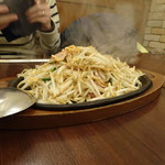 サッポロビアレストラン９１０ - もやし炒め