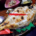 釜めし魚政 - 「焼き魚定食ランチ（カレイ）」のメイン