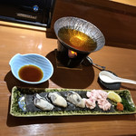 えん - 生で食べられる生牡蠣と白子を敢えて、ダシで湯がいてポン酢で食べてくださいと(^^)