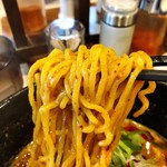 拉麺大公 - えびのゴマそばの麺リフトアップ