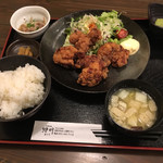 Akari - 若鶏の唐揚げ定食