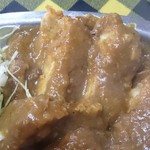 ロータス - 厚さ８mmほどのロースカツアルミ容器の半分以上を覆うほどのボリューム