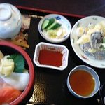 日本料理 貴布禰 - ちらし寿司と天ぷらのセット　茶碗蒸し付き