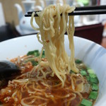 龍盛菜館 - 台湾ラーメンの麺