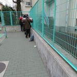 迂直 - 第二待合所　道路の凹んだところ