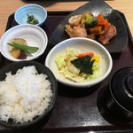 おひつごはん四六時中 - 純輝鶏の黒酢和え定食970円