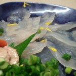 名古屋の立ち呑み 大安 - カワハギ刺（肝つき）