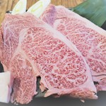 黑毛和牛上腰肉``日式牛肉火锅烧式''或'烧锅式''请选择您的喜好