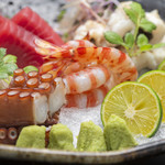 Assorted seasonal sashimi (3 types)