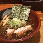 らーめん吉山商店 - 2019年2月4日
      しょうゆラーメン