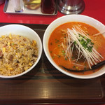 珍来 - 担々麺とミニ炒飯セット（900円）