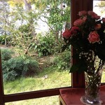 ヴィオレット・ステラ - 中庭