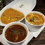 炭火ビストロ ゴーバル - ココットサイズの激辛ビーフ＋バターチキン＋キーマカレーSサイズ