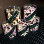 ショコラティエヤスヒロセノ神戸 - おつまみちょこれーと 塩キャラメルミックス 590円、おつまみちょこれーと ストロベリーミックス 590円