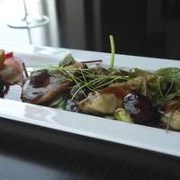 広東料理 センス - 本日魚の香り焼き 中国鎮江黒酢の甘酢ソース ミックスサラダリーフとともに