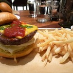 BROOKLYN CITY GRILL - CHEESEBURGER WITH FRENDH FRIES 