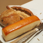 ロオジエ - バケット 黒オリーブパン バタースティック