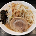 ラーメンフクロウ - 並ラーメン 野菜多､背油多､ニンニク無　ニラキムチ追加