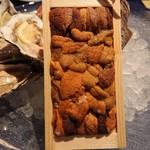 サロマ湖鶴雅リゾート - 雲丹   
      
      夢の箱食い(^○^)
      
      口の中でとろける食感