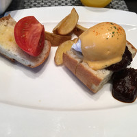 R restaurant & bar - 