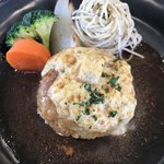 ハンバーグ食堂 榎本よしひろ商店 - デミグラスソースチーズ
            