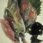 酒菜の隠れ家 月あかり - 秋刀魚刺し一人前１５０円⇒珍しく二人前頼みました