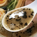 麺創 なな家 - ・ブラックダイヤモンドラーメン(セサミ&ペッパー ブラックオイルかけ和的煮干豚骨)¥830
      ・DX(肉マシ・味玉 ・海苔)¥300