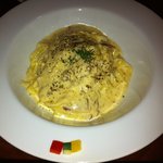 プレッツァ - パスタはカルボナーラのフェットチーネ